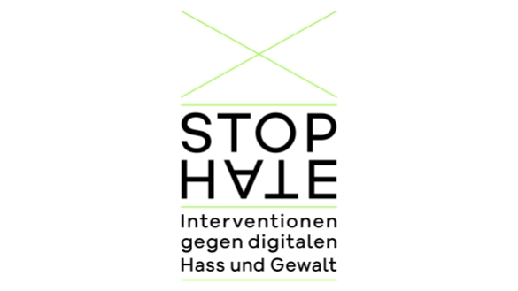 Das Bild zeigt den Text "STOP HATE", wobei "HATE" auf dem Kopf steht. Darunter steht: "Interventionen gegen digitalen Hass und Gewalt". Grüne Linien umrahmen den Text.